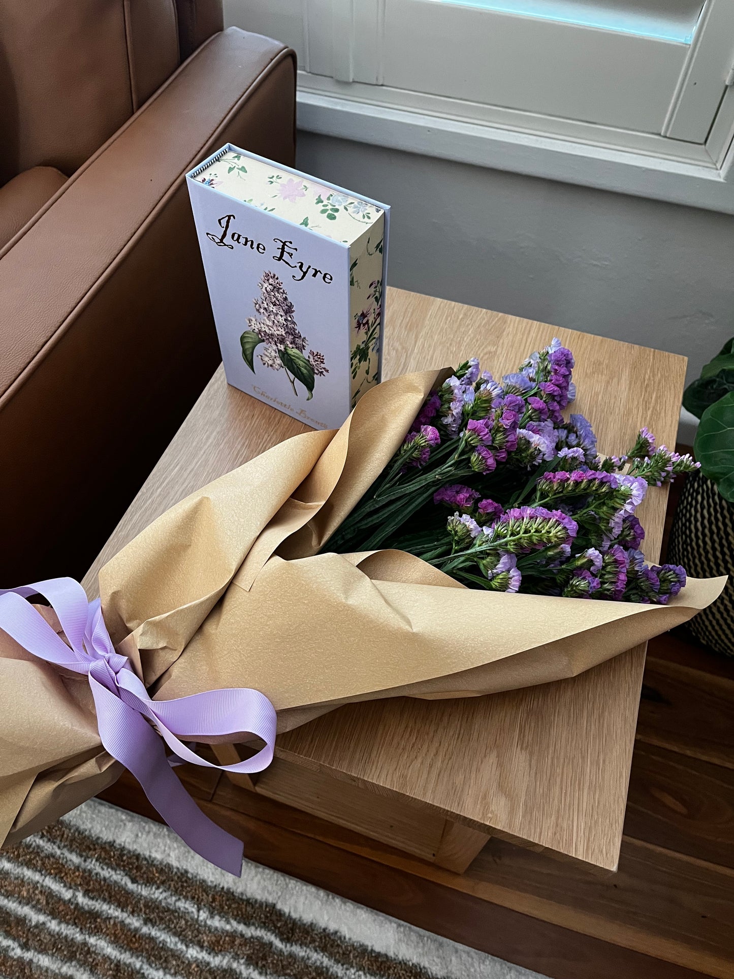 Jane Eyre Book and Bouquet Set
