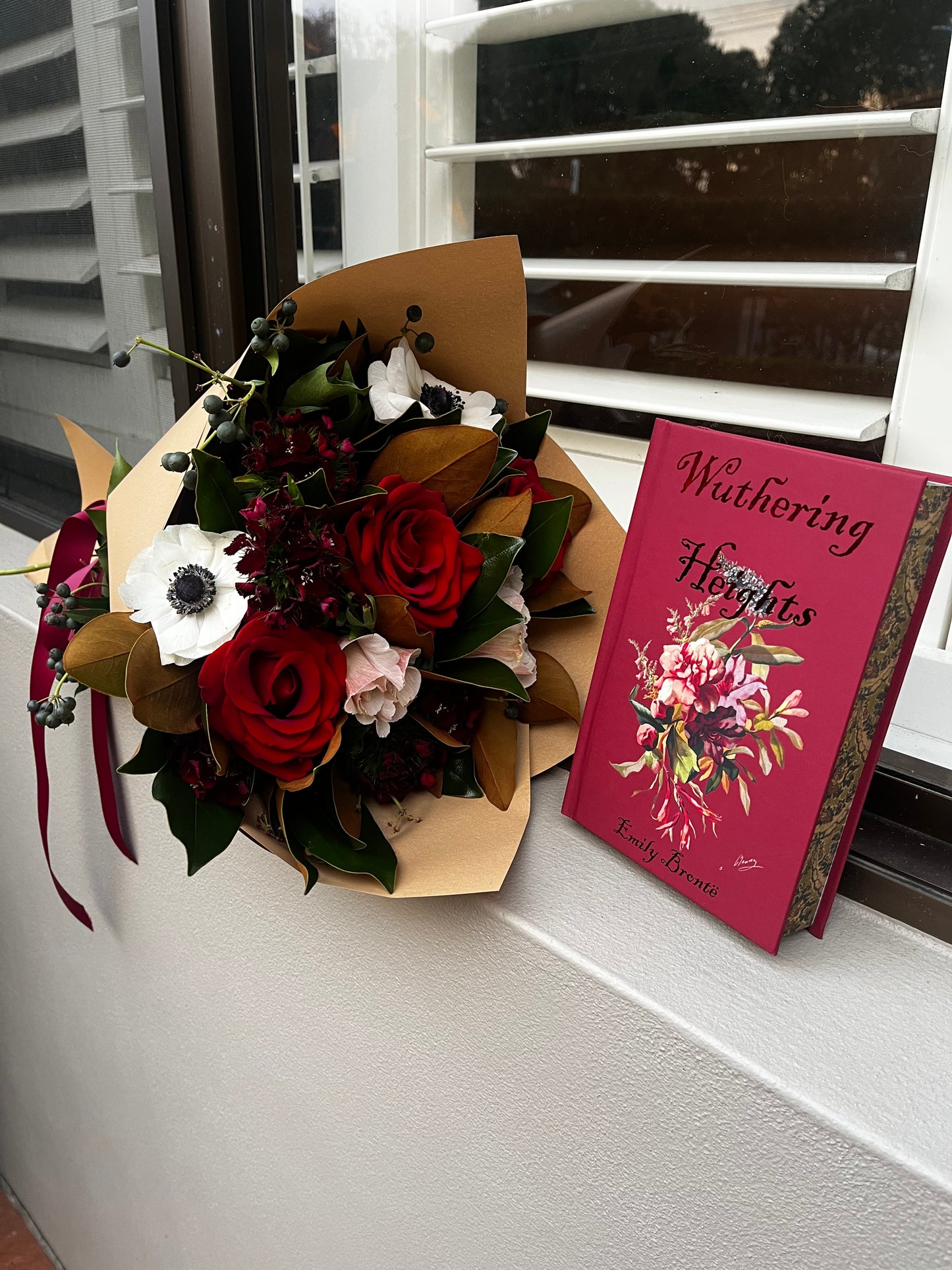 Wuthering Heights Book and Bouquet Set